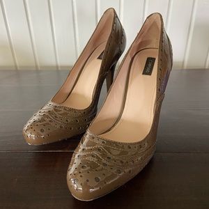 Joan & David Pumps
